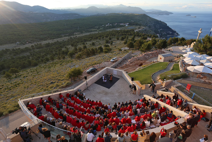 ana rucner13 21061 855956S0